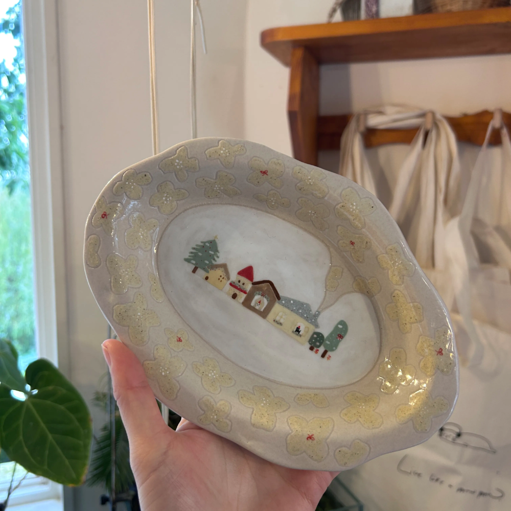 Handcrafted Ceramic Plate – Winter Village Theme (6.30 × 4.33 in)